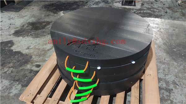 Black round crane stabilizer jack pads 